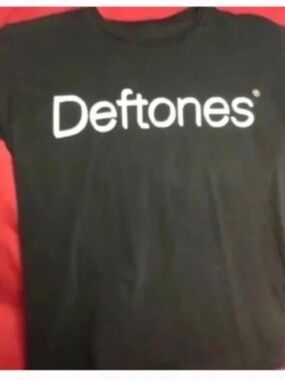 Deftones tshirt